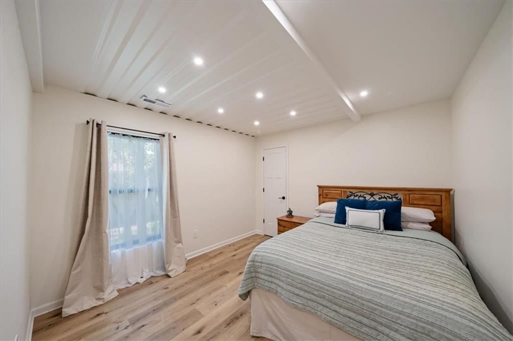 608 W Miami Street — photo 17