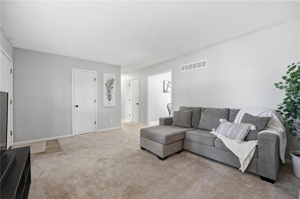 11411 N Walnut Street — photo 4