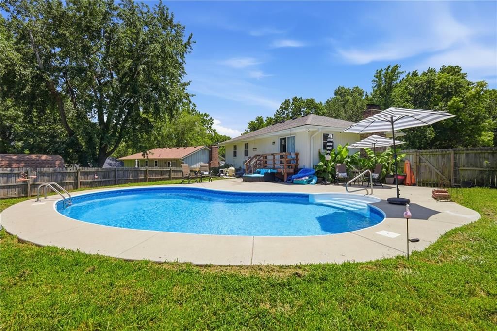 417 SW PARKWOOD Drive — photo 17