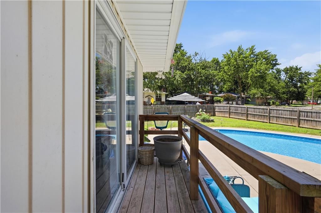 417 SW PARKWOOD Drive — photo 21