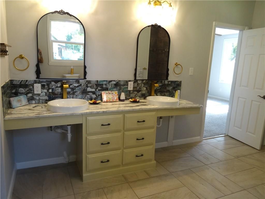 305 S Mechanic Street — photo 34