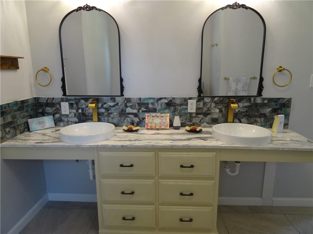 305 S Mechanic Street — photo 41