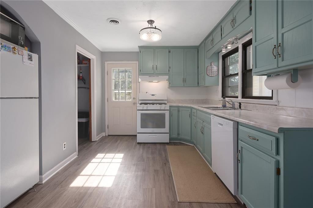 17 Hostetter Street — photo 9