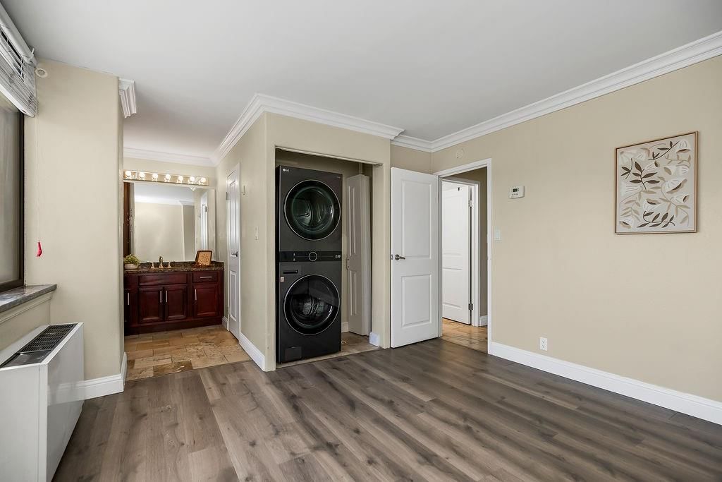 700 E 8th Street — photo 12