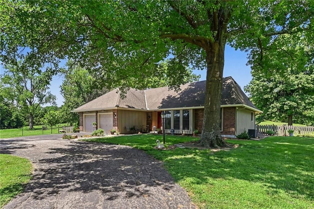 17581 178th Street, Tonganoxie, KS