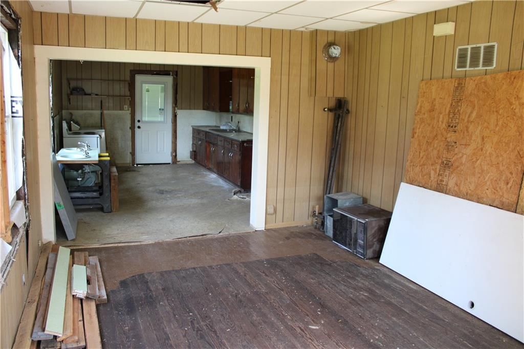118 S Oak Street — photo 8
