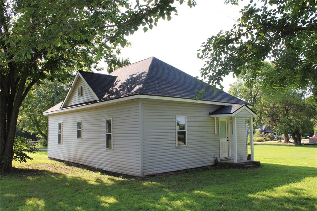 118 S Oak Street — photo 10