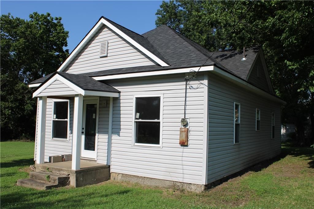 118 S Oak Street — photo 13