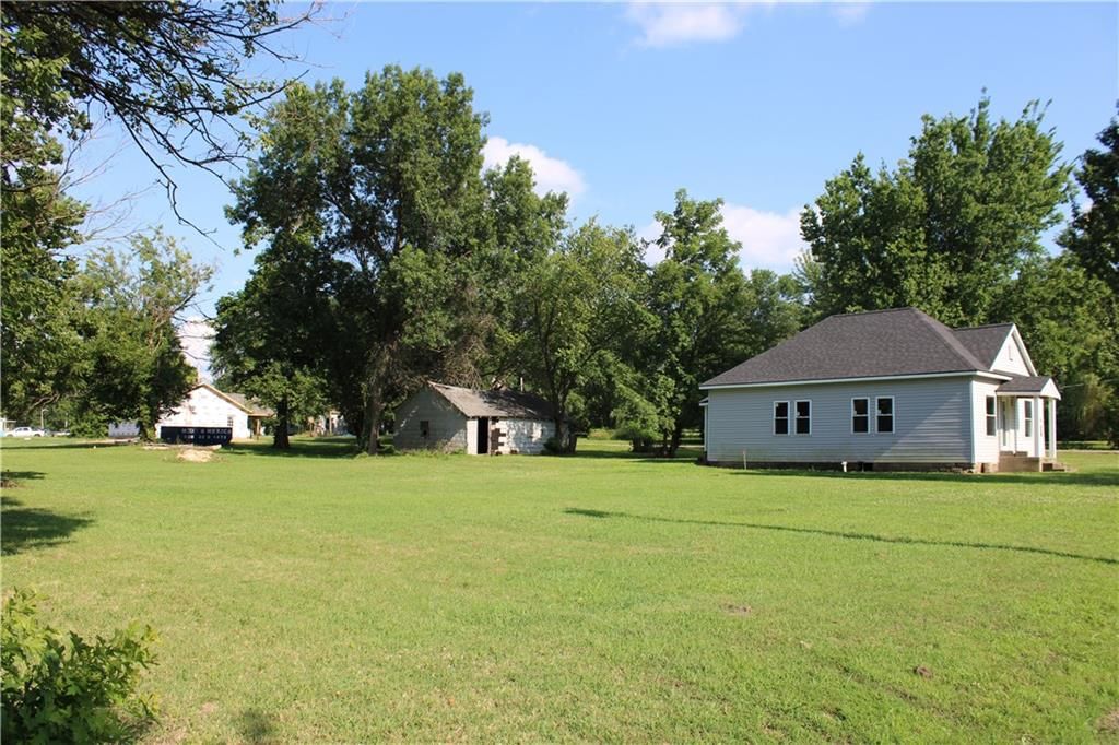 118 S Oak Street — photo 14