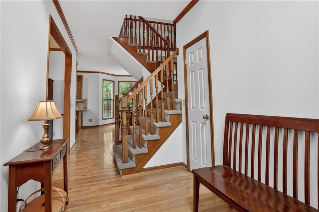8442 Lakeview Avenue — photo 9