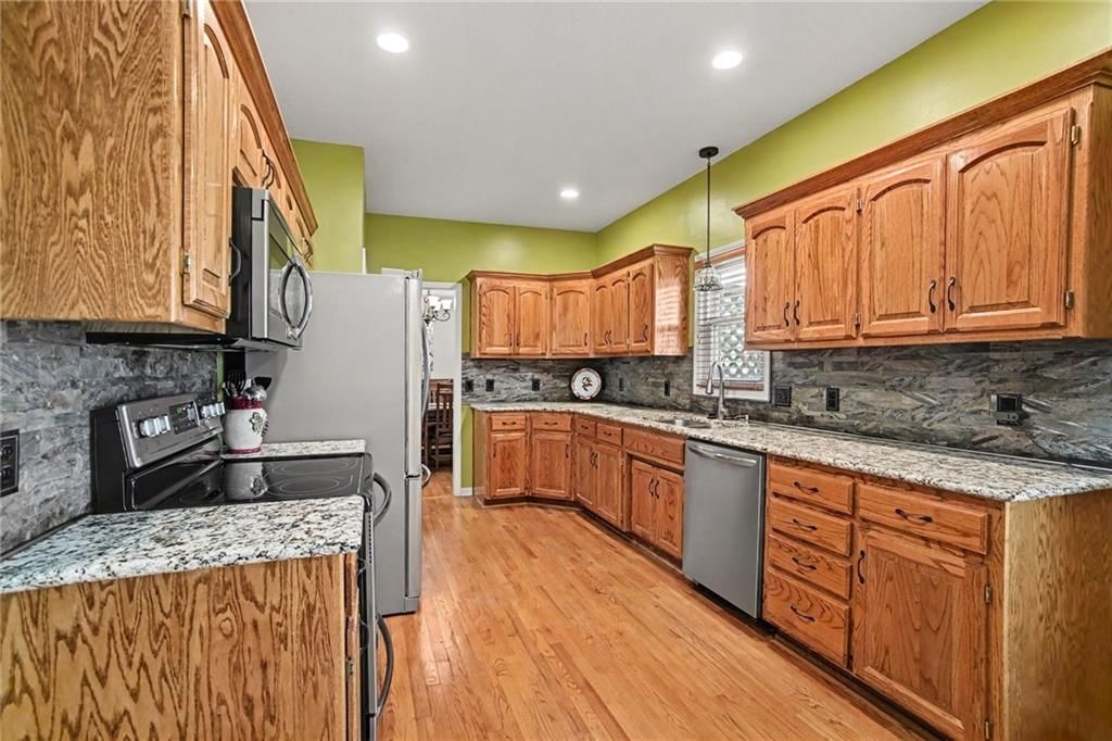 304 Shannon Avenue — photo 10