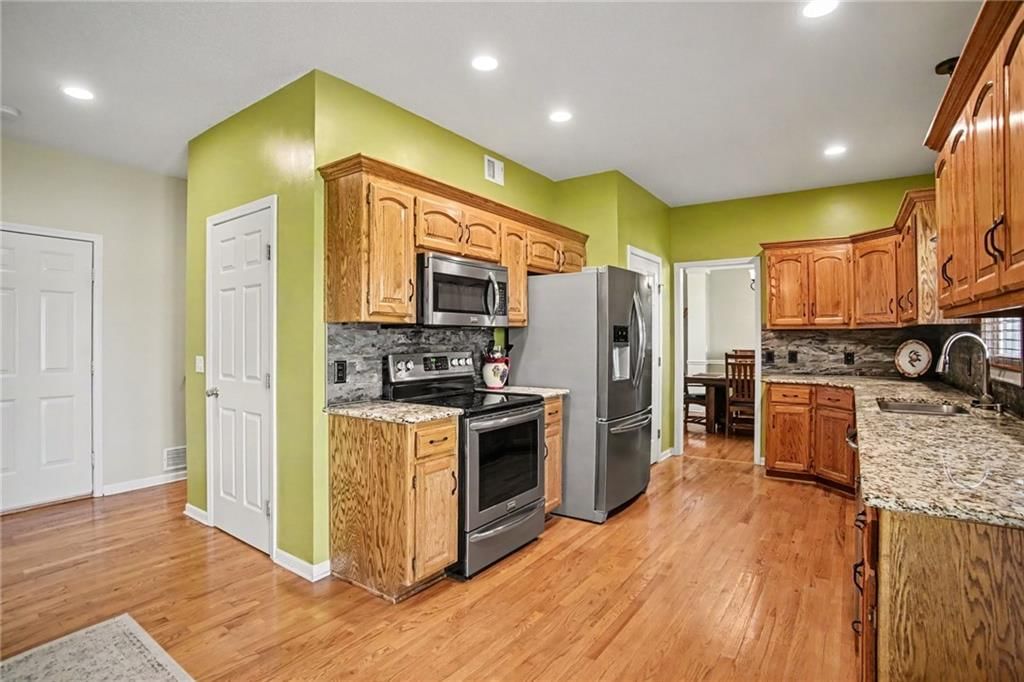 304 Shannon Avenue — photo 11