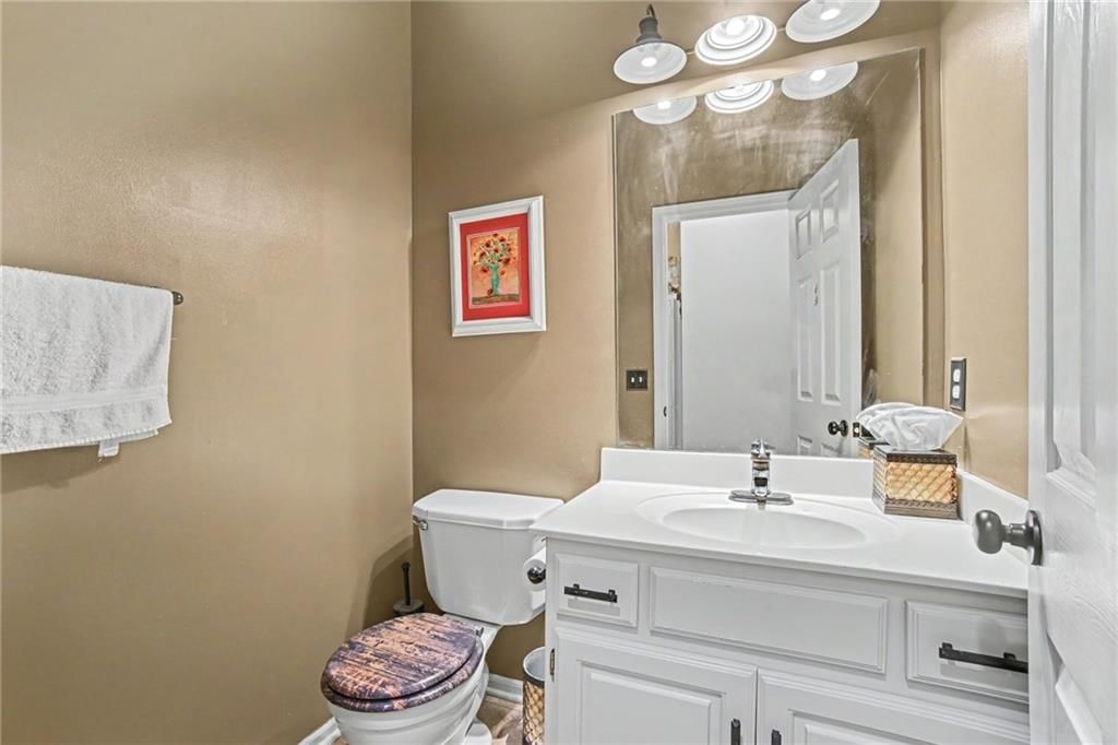 304 Shannon Avenue — photo 13