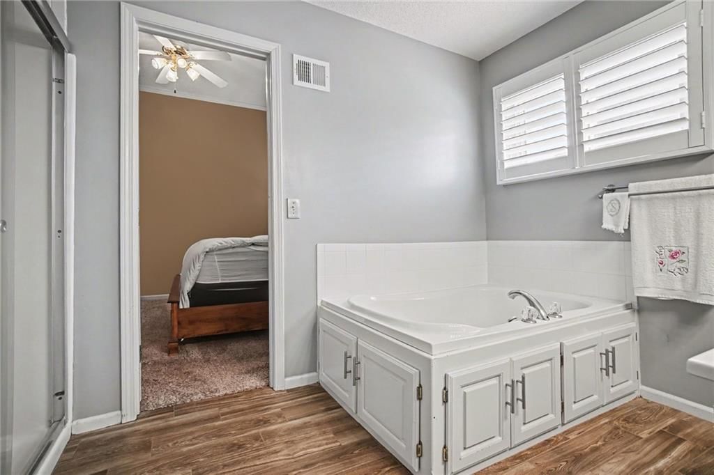 304 Shannon Avenue — photo 18