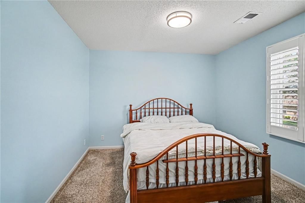 304 Shannon Avenue — photo 19