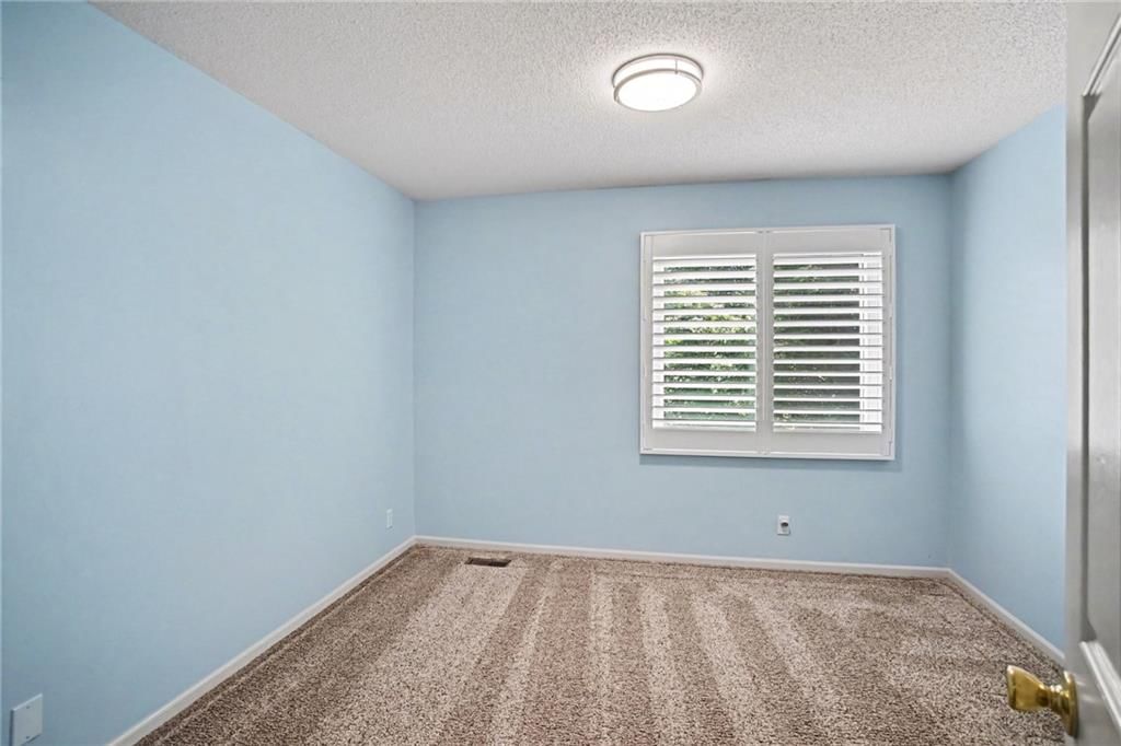 304 Shannon Avenue — photo 20