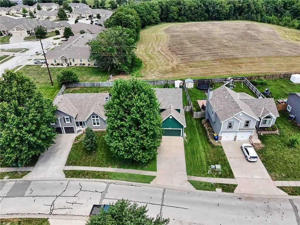 304 Shannon Avenue — photo 32