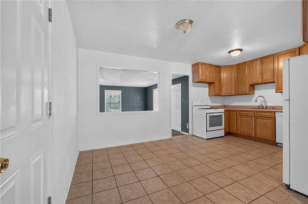 11229 Corrington Avenue — photo 6