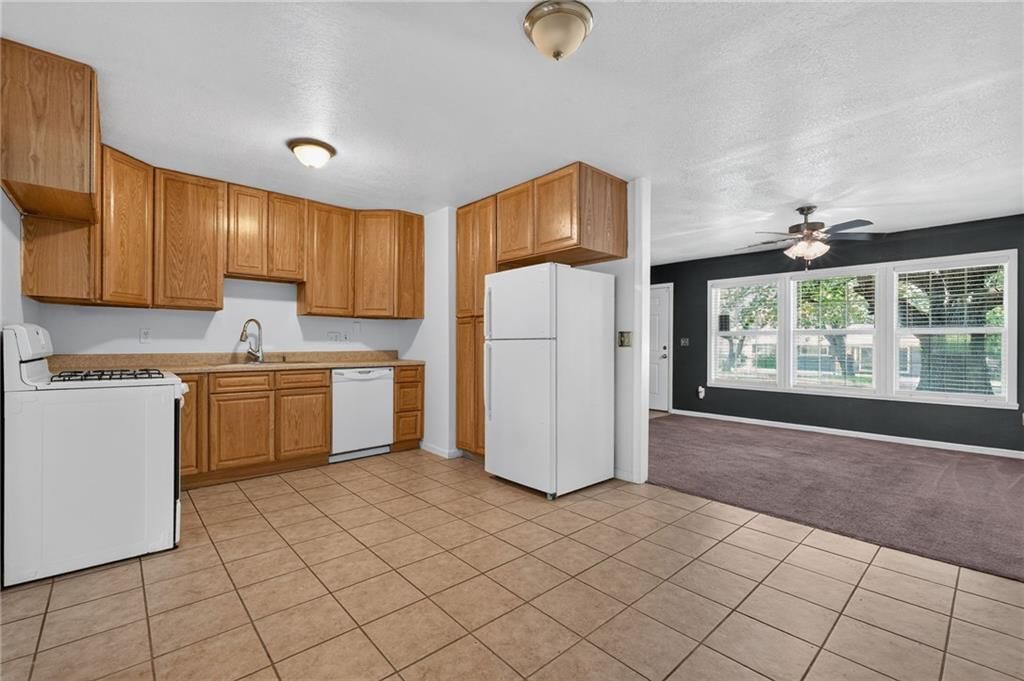 11229 Corrington Avenue — photo 7