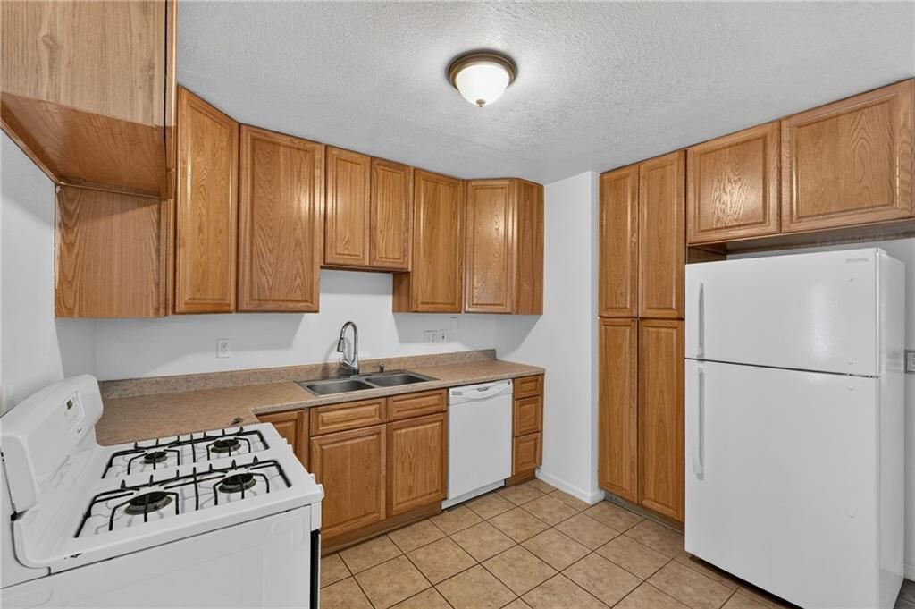 11229 Corrington Avenue — photo 9