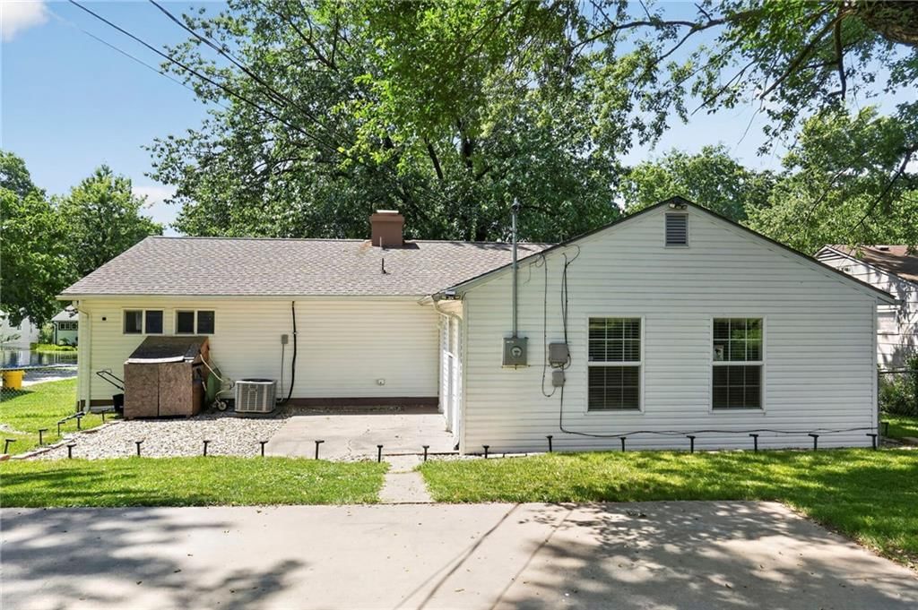 11229 Corrington Avenue — photo 24