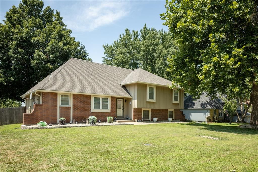 404 S SUNSET Lane — photo 2