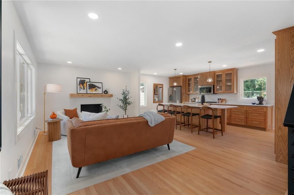 2806 W 48th Street — photo 6