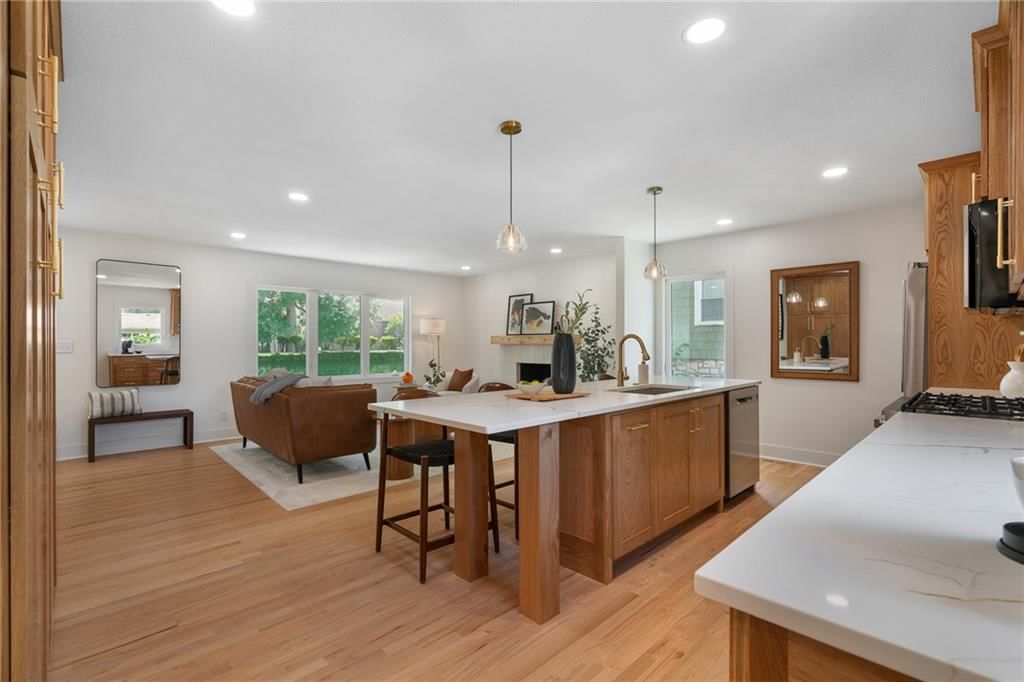 2806 W 48th Street — photo 11
