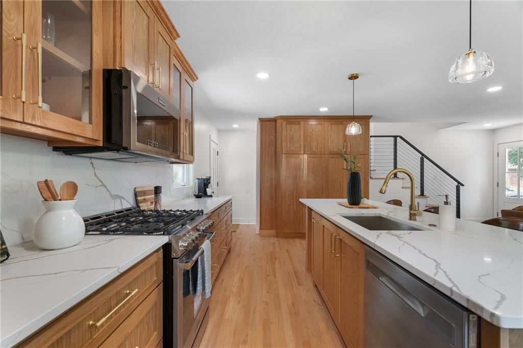 2806 W 48th Street — photo 12