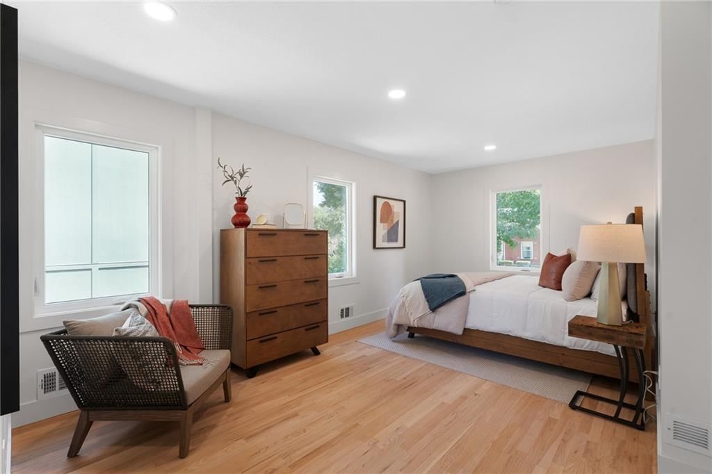 2806 W 48th Street — photo 16