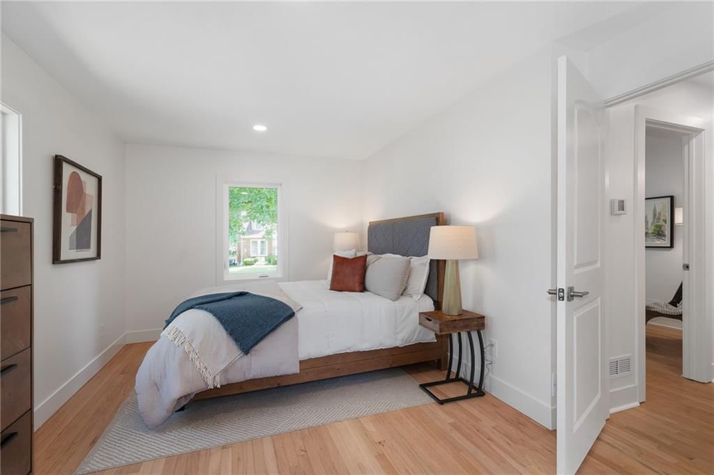 2806 W 48th Street — photo 17