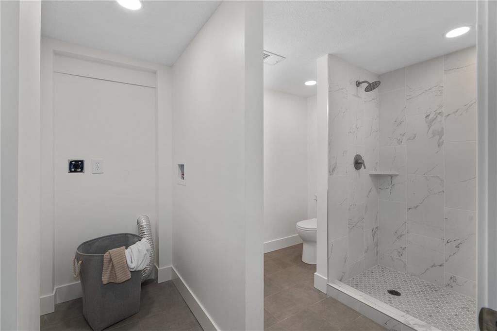 2806 W 48th Street — photo 27