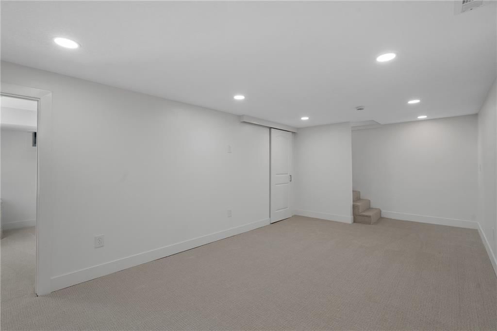 2806 W 48th Street — photo 29