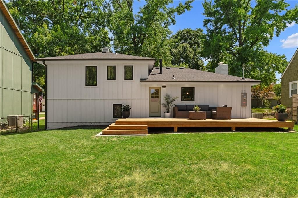 2806 W 48th Street — photo 35
