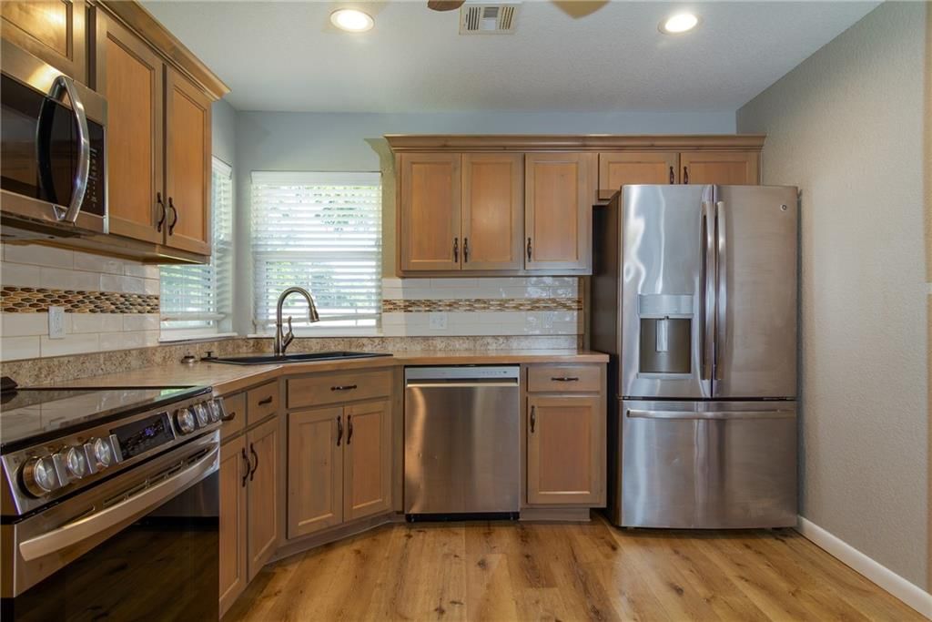 303 S Jefferson Street — photo 11