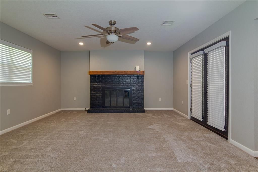 303 S Jefferson Street — photo 16
