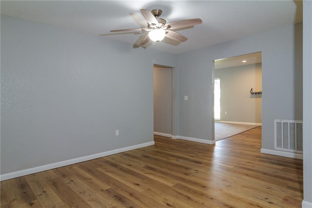 303 S Jefferson Street — photo 17