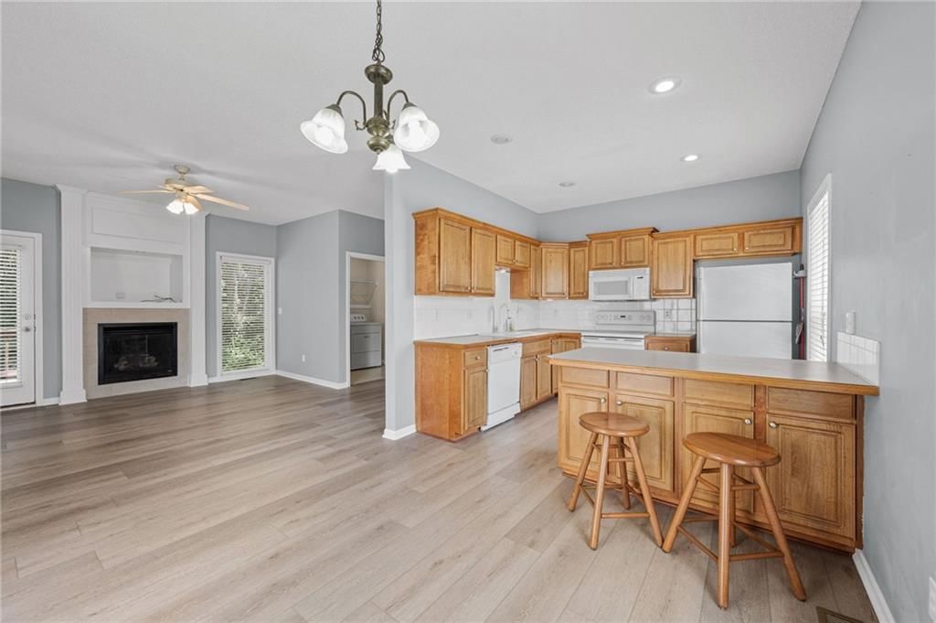 13748 Grove Avenue — photo 16