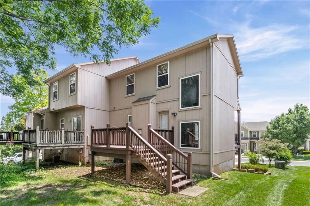 13748 Grove Avenue — photo 32