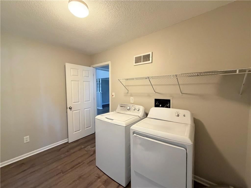 Photo 8 of 23 - 201 SE Princeton Place, Blue Springs, MO 64014