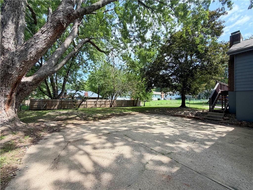 Photo 22 of 23 - 201 SE Princeton Place, Blue Springs, MO 64014