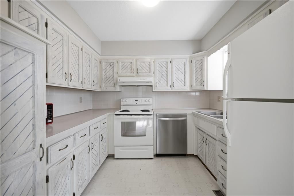 131 SW Donovan Road — photo 11
