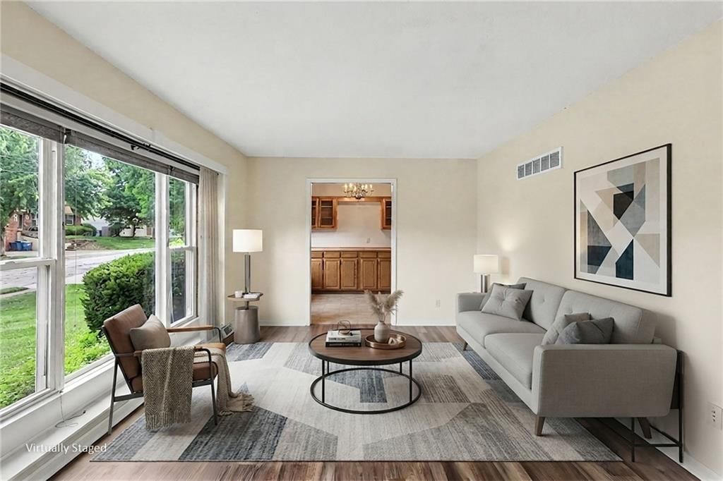 419 Gordon Drive — photo 3