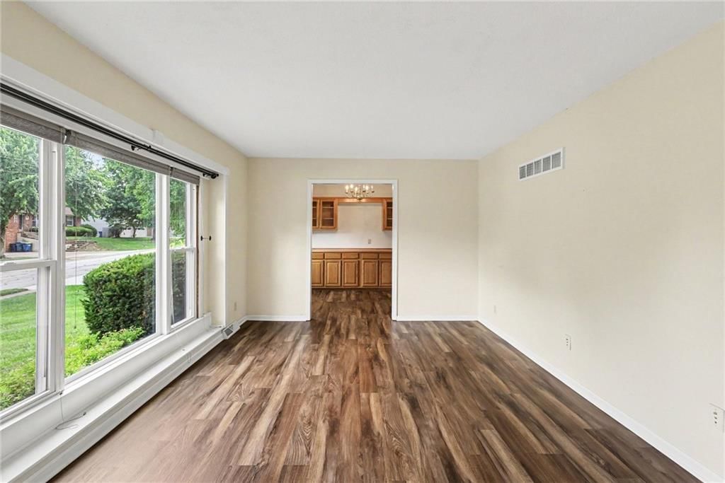 419 Gordon Drive — photo 4