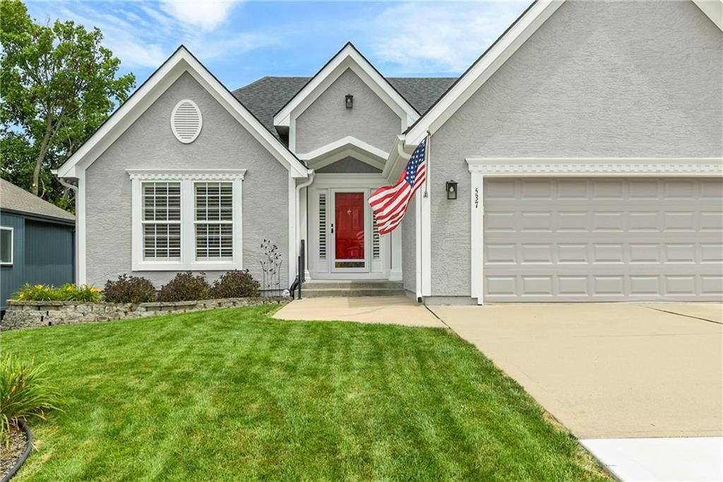 537 NE Topaz Drive — photo 4
