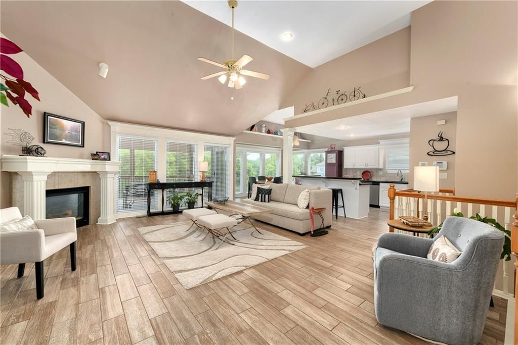 537 NE Topaz Drive — photo 6