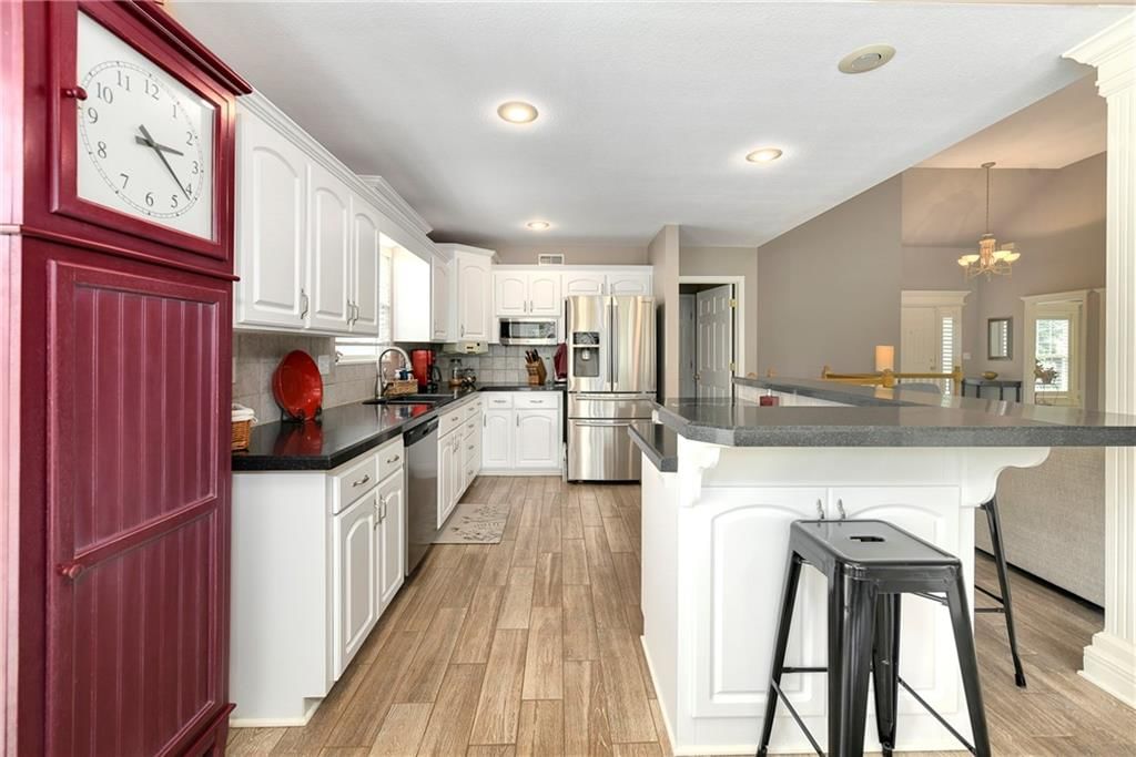 537 NE Topaz Drive — photo 13