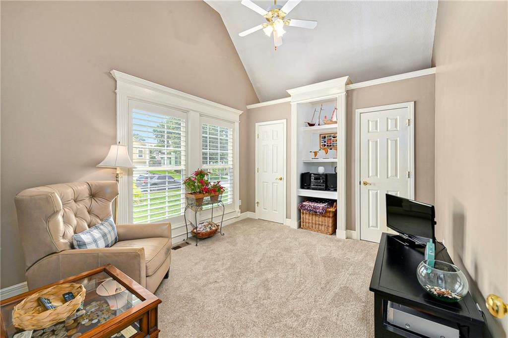 537 NE Topaz Drive — photo 18