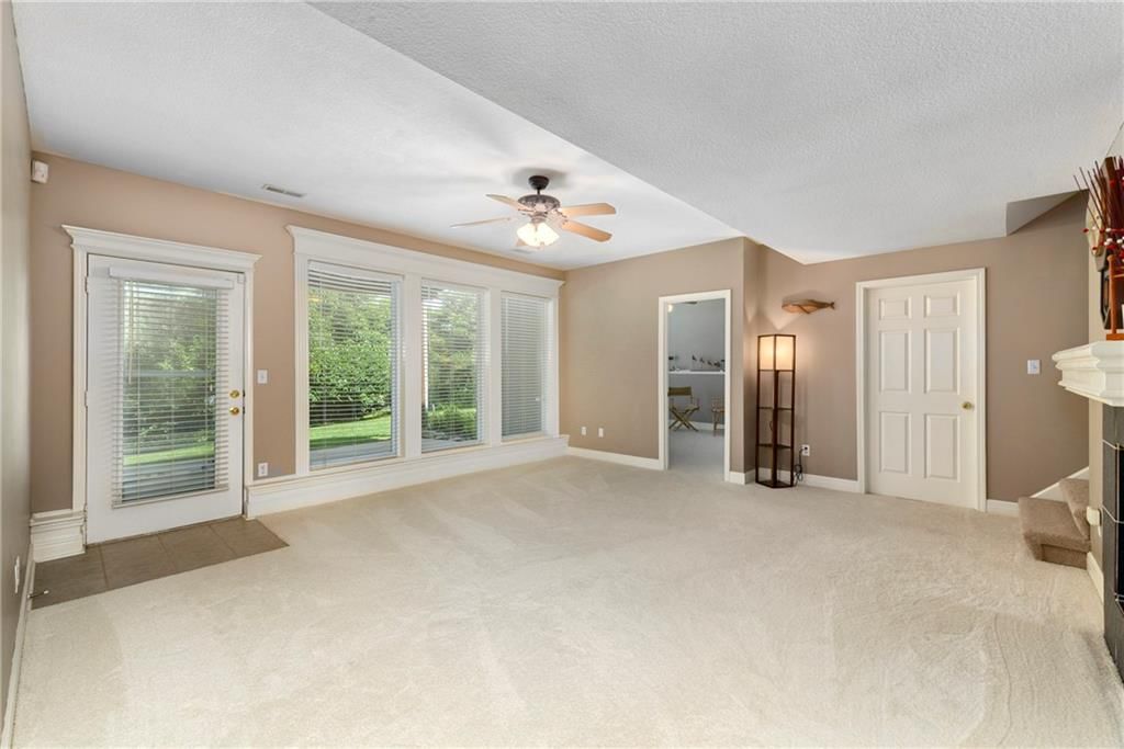 537 NE Topaz Drive — photo 30