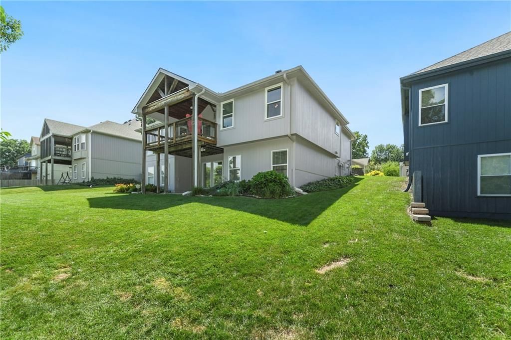 537 NE Topaz Drive — photo 44